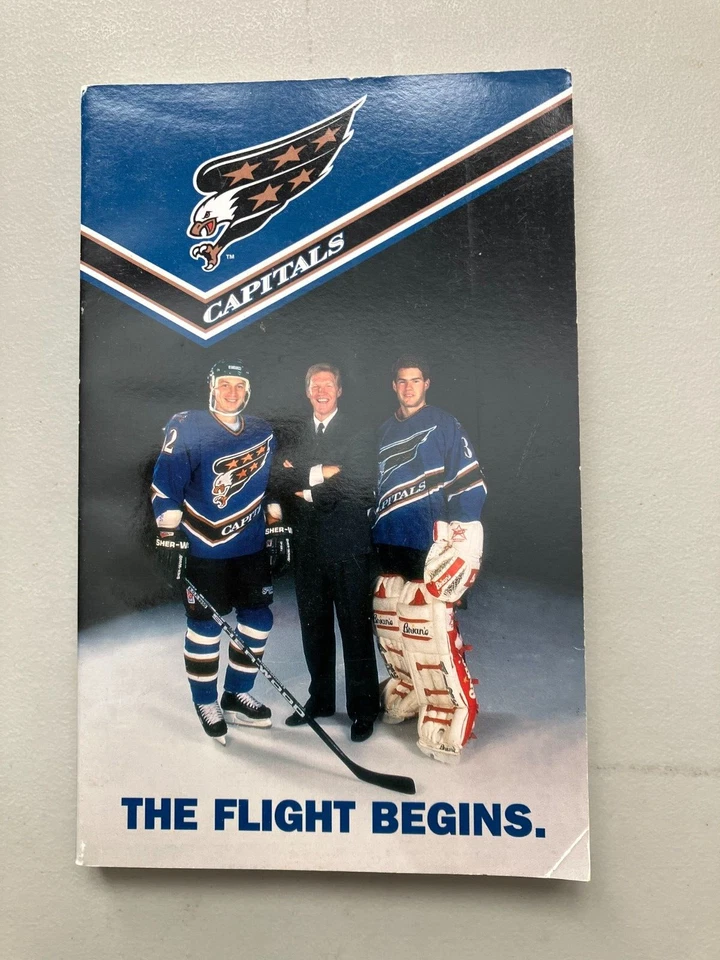 Anuario Washington Capitals 1995-96 esquina inferior derecha arrugado Bondra-Carey + Foto 1 de 1