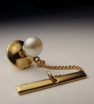 PIN TAC DE COLECCIÓN PLACA DE ORO AMARILLO DE 14K RICA PERLA CULTIVADA BRILLANTE Foto 1 de 4