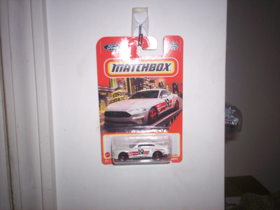 2021 MATCHBOX FORD 2019 FORD MUSTANG COUPE BREMBO WHITE  #82 - Image 1 of 1