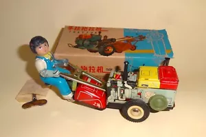 TRACTOR de colección con DRIVER MS 857 hojalata litografía mecanismo de relojería juguete de cuerda china años 60 ¡FUNCIONA! - Imagen 1 de 14