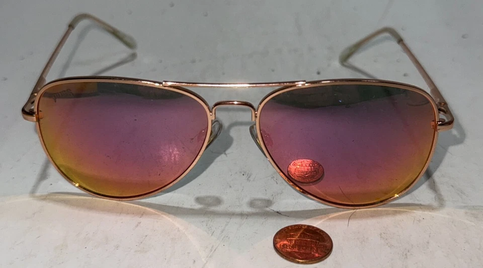 Gafas para mujer redondas doradas Pugs Gear estilo tintado 3D Foto 1 de 4