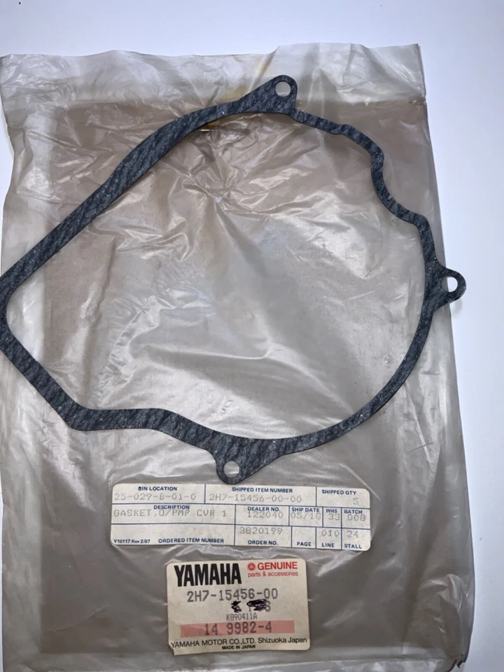 YAMAHA XS1100 XJ1100 1978-1982 OIL PUMP COVER GASKET NOS 2H7-15456-00-00  (YAG2) - Image 1 of 1