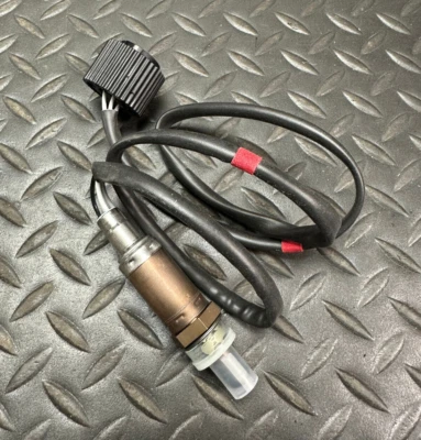 Bosch Oxygen Sensor - 13318 / 0258003318 - Fits Mercedes-Benz C220 1994 - Image 1 of 4