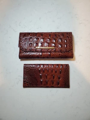 Billetera porta tarjetas de crédito Brahmin Pecan marrón bolígrafo chequera  Foto 1 de 4