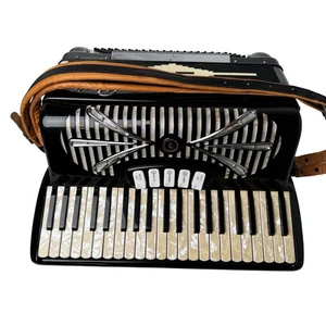 Sonola Rivoli Akkordeon Modell R241 17 1/4" Keyboard 120 Sockel toller Blasebalg schwarz - Bild 1 von 23
