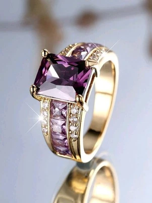 Anillo de circonita rectangular púrpura con incrustaciones de cuatro garras chapado en oro talla 6 Foto 1 de 4