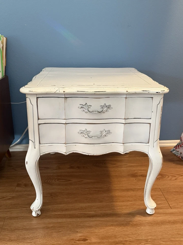 Mesita de noche vintage de madera maciza blanca Shabby Chic lateral para dormitorio profunda Foto 1 de 4