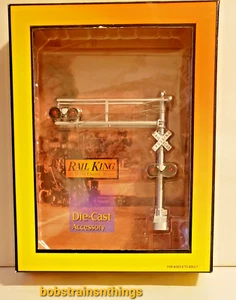 MTH 30-11006 O Gauge Modern Operating Rail Road Crossing Signal New In Box - Picture 1 of 8