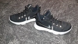 Zapatos de baloncesto Nike LeBron Witness V 5 para hombre, negros plateados blancos talla 12, NUEVOS - Imagen 1 de 8