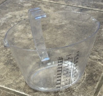 Pampered Chef 4 Cup Double Spout Measuring Cup - Image 1 of 3