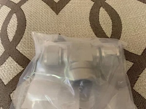 8TTF8316 Gyrolok TTF Female Branch Tee 1/2" Tube - Picture 1 of 4