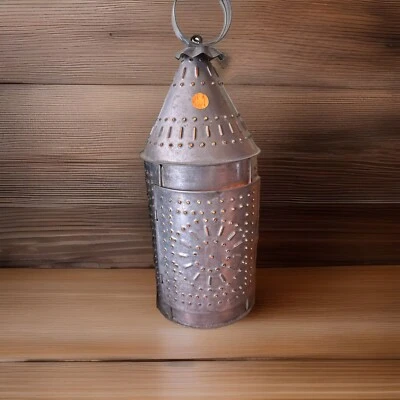 Lata - Linterna con perforación inversa - Vela eléctrica Paul Revere Foto 1 de 4