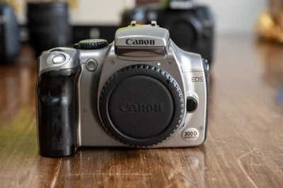 Canon EOS 300D Digital Rebel 6.3MP Digital SLR Camera - Silver (Body Only) - Image 1 of 4