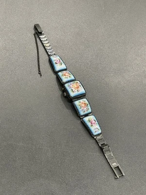 原装苏联 17 珠宝 CHAIKA 手表 带珐琅花 很好用! — 第 1/4 张图片