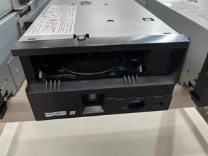 IBM 3588-F5A LTO Ultrium 5 LTO-5 FC Tape Drive 46X1362 45E9088 - Afbeelding 1 van 9