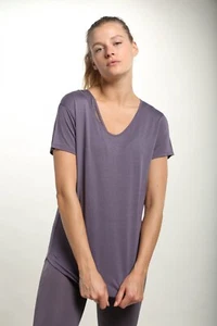 *NWT* Mono B Basic V- Neck Short Sleeve Top - Picture 1 of 2
