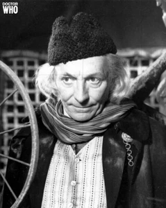 WILLIAM HARTNELL - DR. WHO - 10" x 8" b/w Portrait Photograph (1963-1966) - Imagen 1 de 1