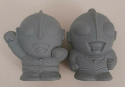 (2) Ultraman 4.5" Figura de Goma Gris Serie Ultra Superhéroe Japonés Lote RARO Foto 1 de 4