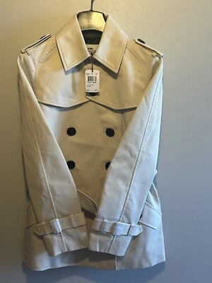 Gabardina corta lisa Coach F86050 C4Q porcelana talla XXS PRECIO DE VENTA SUGERIDO POR EL FABRICANTE 450 USD nueva con etiquetas Foto 1 de 4