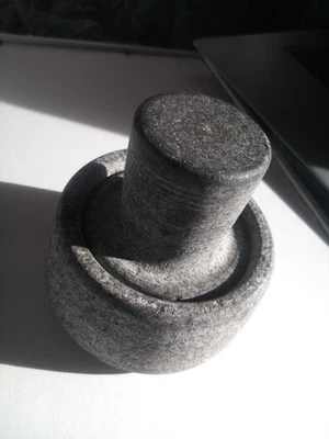 spice grinder / pestle and mortar soap stone - Image 1 of 2