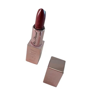Lápiz labial Too Faced Lady Bold Power Cream "COMPROMETIDO" tono polvoriento malva tamaño completo - Imagen 1 de 9