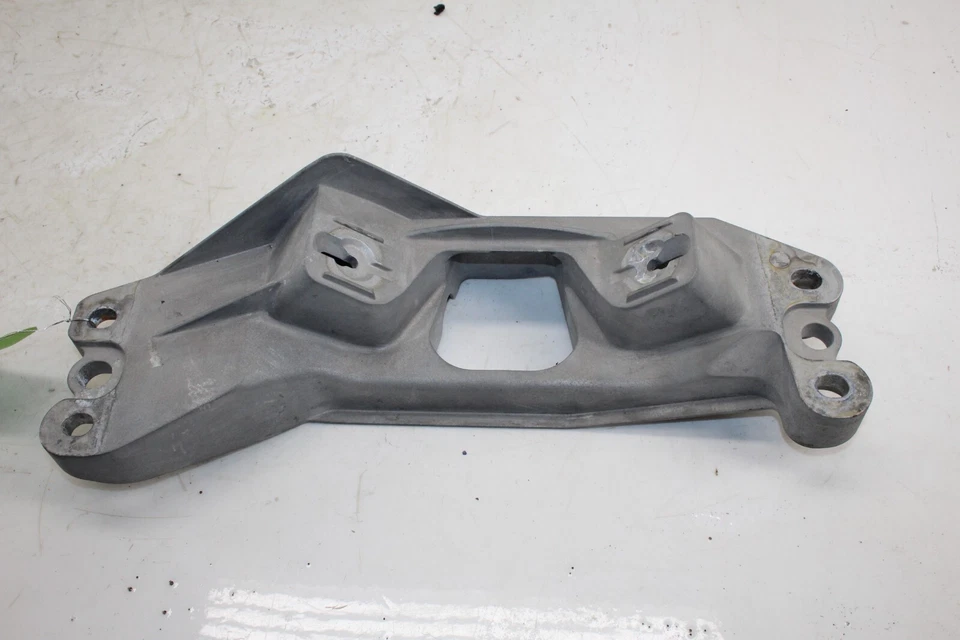 Suporte de transmissão 2020-2022 Cadillac CT4 2.7L RWD 84782117 FABRICANTE DE EQUIPAMENTO ORIGINAL - Imagem 1 de 4