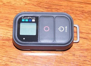 Go Pro Wireless Wi-Fi Remote (ARMTE-001) Controls Up To 50 Cameras *Remote Only* - Picture 1 of 3