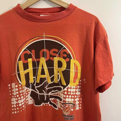Vintage 90s Miami Heat Close Hard NBA T Shirt Mens Size M Red Single Stitch Cover