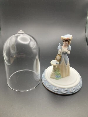 Figura miniatura con cúpula Avon coleccionable MRS PFE ALBEE 1998 Presidents Club Foto 1 de 4