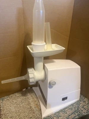 Molinillo de alimentos Oster de colección de alto rendimiento #990-48 blanco ~~ con caja dañada leer descripción Foto 1 de 4