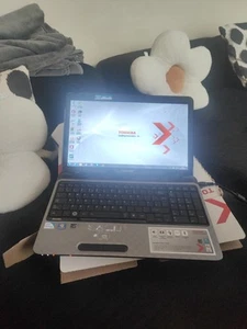 Toshiba Satellite L750 Laptop With Charger (Battery Issue) 512GB HDD Windows 7 - Picture 1 of 16