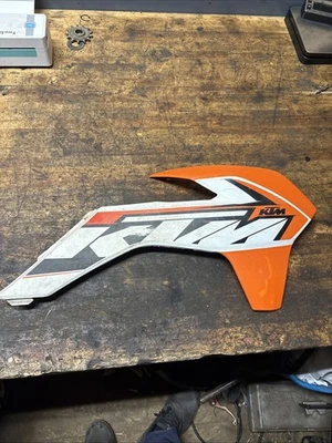 KTM 125 250 300 350 SX SXF 2013-2016 EXCF OEM cubierta de cuchara de radiador derecha Foto 1 de 4