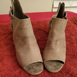 Carlos by Carlos Santana Dellas Brown/Tan Booties Sz 7.5 only worn once - Picture 1 of 4