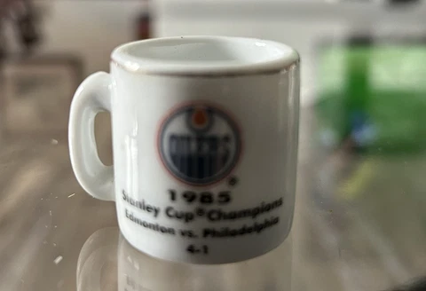 NHL Stanley Cup Champions Cup Crazy Mini Mugs - 1990s *85 Oilers Cover