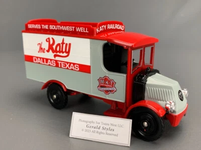 1/50 Corgi Classics Die-cast 50601 M.K.T. Mack AC Van *2 D0614 LZ Foto 1 de 4