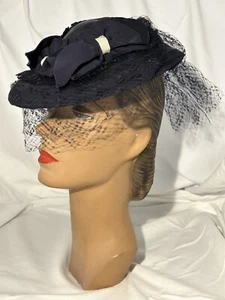 1940s New York Creation Navy Fine Straw Veiled Tilt Hat Grosgrain Bows Dot Veil - Picture 1 of 19