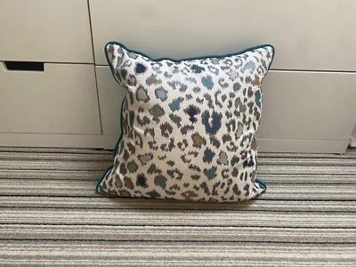 Cojín Sofá Morera con Funda, Estampado Azul y Leopardo, 50x50cm  Foto 1 de 3