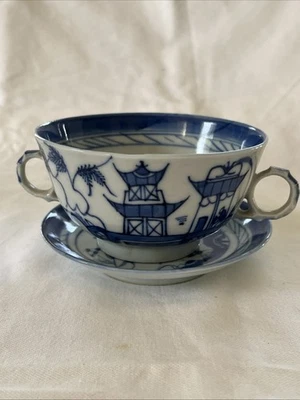 Antigua taza de té de porcelana de exportación china azul y blanca Cantón con platillo Foto 1 de 4