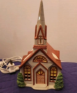 Vintage Lemax Christmas Village Dickensvale Lighted Church 10 Inch  - Picture 1 of 12