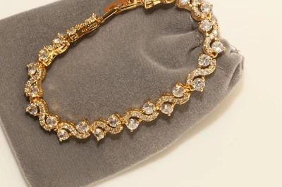 Brazalete de tenis para mujer de diamantes de corte redondo de 8 quilates con acabado de oro amarillo de 14 quilates Foto 1 de 4