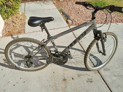 Huffy 54309P7 24 inch Mountain Bike - Silver - Image 1 of 4