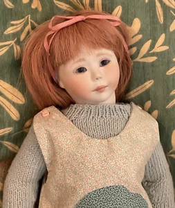Sweet bisque 15 inch "Hannah" Doll by Lynne/Michael Roche, 1989, artist signed - Picture 1 of 7