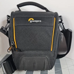 Lowepro Adventura TLZ 30 II Kamera Umhängetasche Top Load - Schwarz - Bild 1 von 9