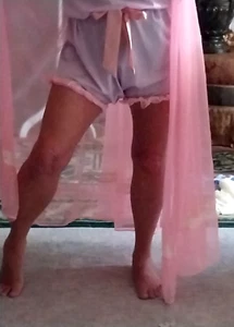 VINTAGE SEIDIG NYLON FLIEDER ERWACHSENE BABY SISSY RÜSCHEN SPITZE RÜSCHEN Lounge TEDDIE PYJAMAA - Bild 1 von 21