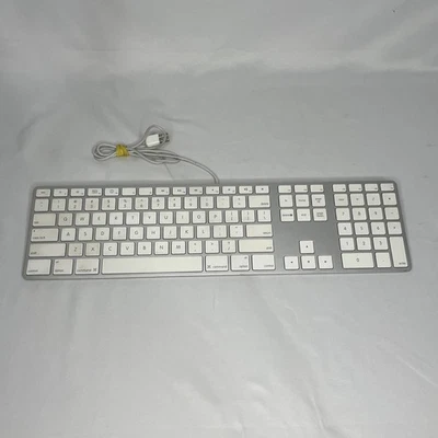 Genuine Apple A1243 Wired Mac Standard USB Keyboard w/ Numeric Keypad White - Image 1 of 4