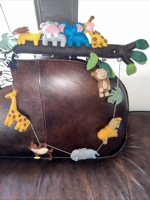 Ganchos de fieltro hechos a mano para guardería de Etsy 22 pulgadas de largo Foto 1 de 4