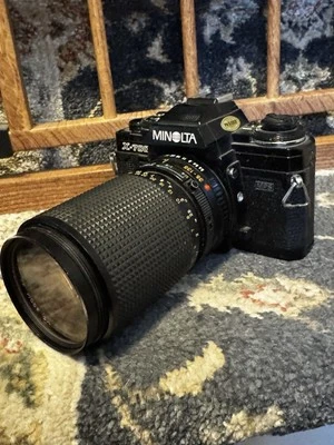 Minolta X-700 35mm SLR Film Camera 135mm 3.5 Lens MPS - Image 1 of 4
