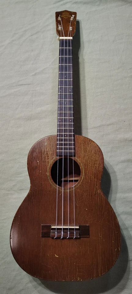 Favilla baritone ukulele mahogany pre-1953 upgraded with Gotoh UPT geared tuners - Image 1 of 4