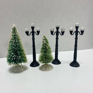 Lot 5 Miniature Village Accessories Plastic Light posts Snow Trees - Picture 1 of 6