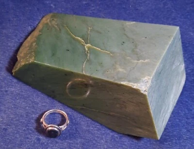 NEFRITA SIBERIANA - 3 LB. - POLISHED Foto 1 de 4